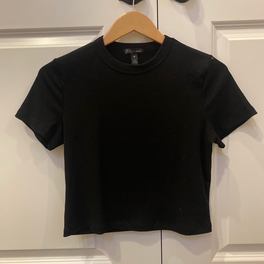 Black ribbed cropped tshirt